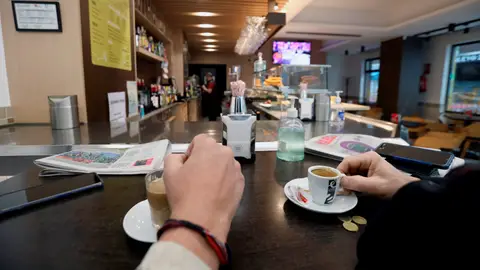 La hostelería espera un repunte gracias al aumento de los horarios y al fin del estado de alarma La hostelería espera un repunte gracias al aumento de los horarios y al fin del estado de alarma
