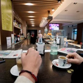 La hostelería espera un repunte gracias al aumento de los horarios y al fin del estado de alarma La hostelería espera un repunte gracias al aumento de los horarios y al fin del estado de alarma