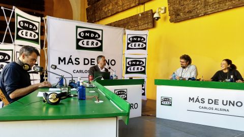 El equipo de La Cultureta desde el Patio de los Naranjos de C&oacute;rdoba