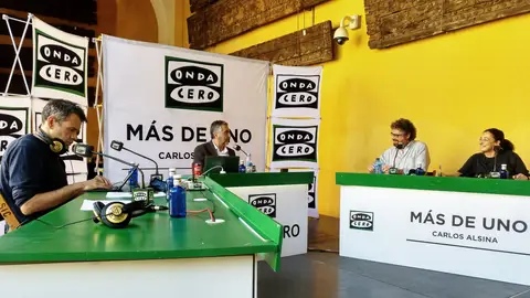 El equipo de La Cultureta desde el Patio de los Naranjos de Córdoba El equipo de La Cultureta desde el Patio de los Naranjos de Córdoba