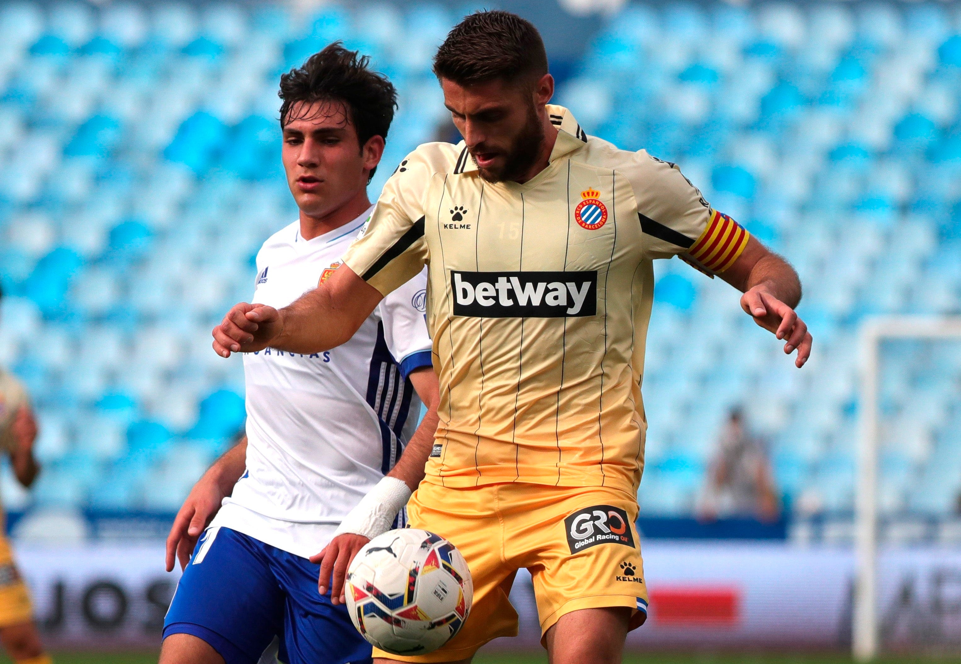 David López, tras el ascenso del Espanyol: "Jugamos toda la temporada con una mochila enorme" David López, tras el ascenso del Espanyol: "Jugamos toda la temporada con una mochila enorme"