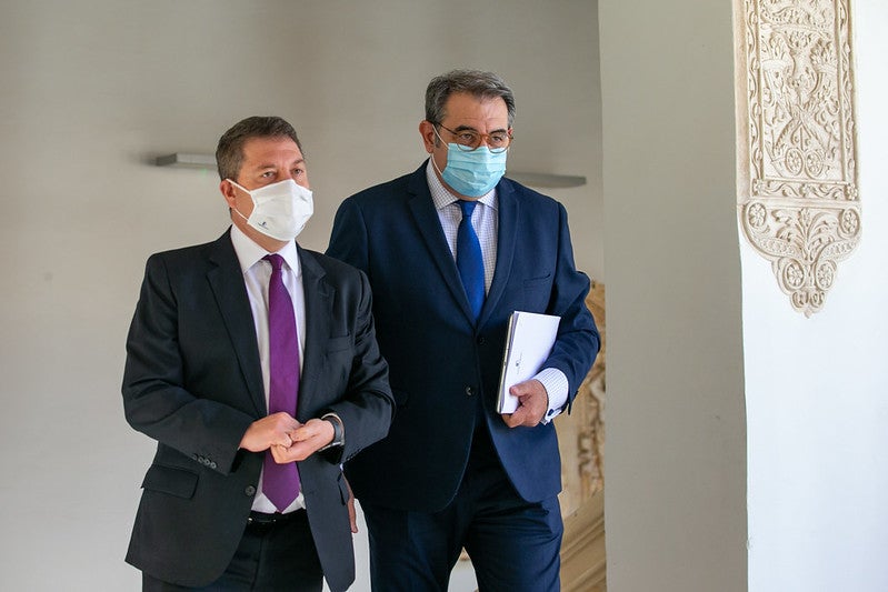 Hostelería de C-LM podrá abrir hasta la 1.00, al 100% en terraza y con 10 comensales por mesa desde el domingo Hostelería de C-LM podrá abrir hasta la 1.00, al 100% en terraza y con 10 comensales por mesa desde el domingo