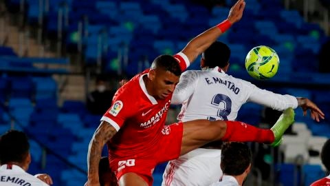La mano de Militao que ha pitado el colegiado en el penalti a favor del Sevilla.