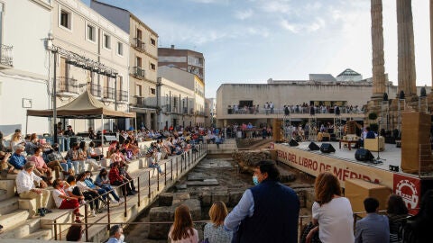 Hasta 8.000 personas han visitado la Feria del Libro en esta edición 