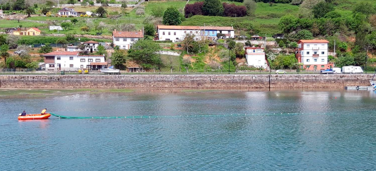 El gobierno asturiano ya ha iniciado las labores de dragado de El Puntal en Villaviciosa El gobierno asturiano ya ha iniciado las labores de dragado de El Puntal en Villaviciosa