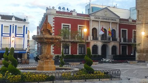 Imagen Plaza de Espa&ntilde;a de Valdepe&ntilde;as