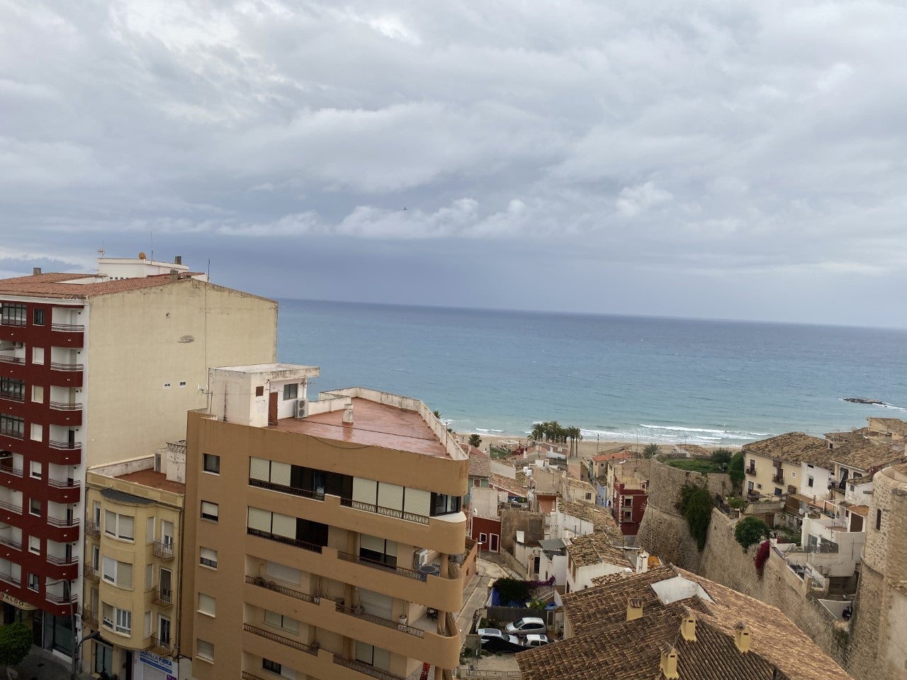 La Vila, Benidorm y L'Alfàs amanecen este lunes con nubes y lluvia escasa La Vila, Benidorm y L'Alfàs amanecen este lunes con nubes y lluvia escasa