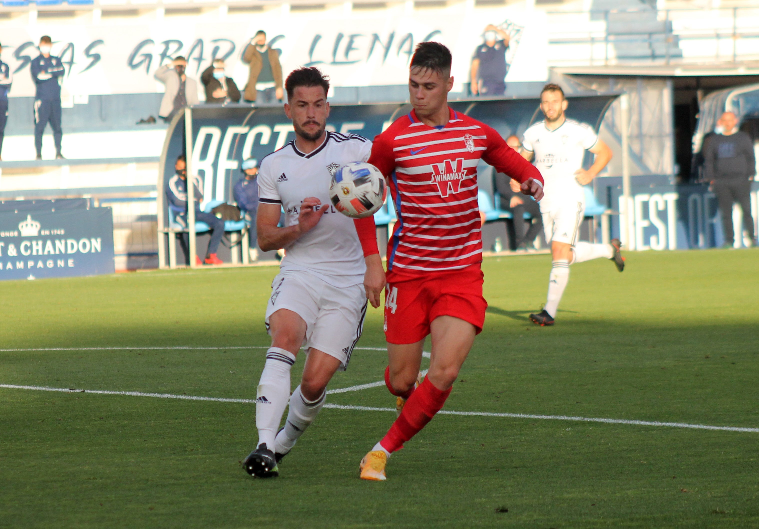 El Marbella se instala en el precipicio de la quinta división El Marbella se instala en el precipicio de la quinta división