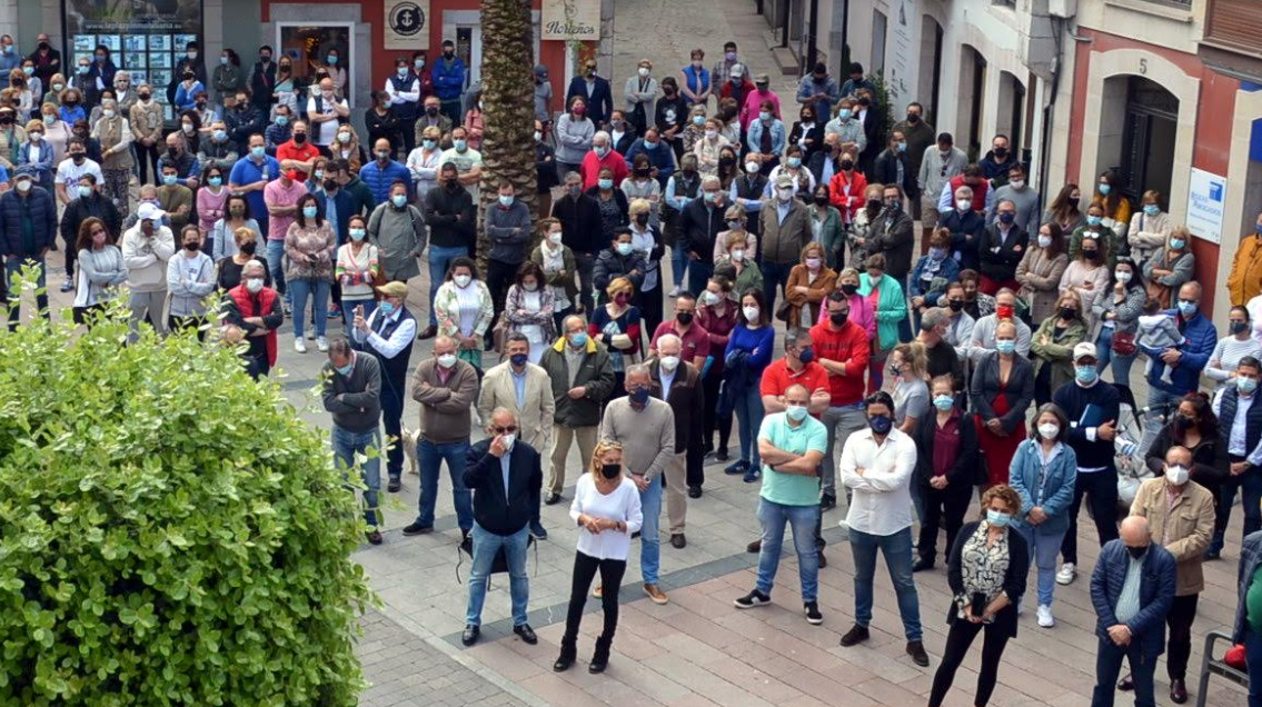 Los hosteleros protestan en las calles de Llanes por su situación ante las medidas restrictivas Los hosteleros protestan en las calles de Llanes por su situación ante las medidas restrictivas