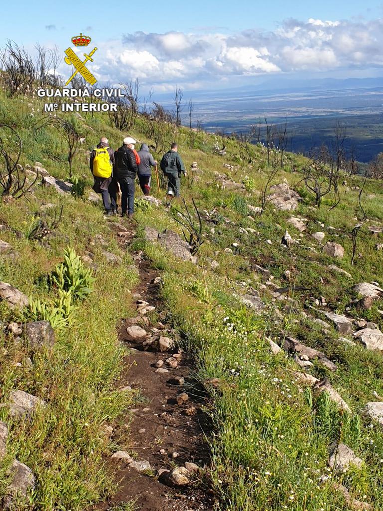 La Guardia Civil rescata a un senderista en la garganta Yedrón del término municipal de Aldeanueva de la Vera La Guardia Civil rescata a un senderista en la garganta Yedrón del término municipal de Aldeanueva de la Vera