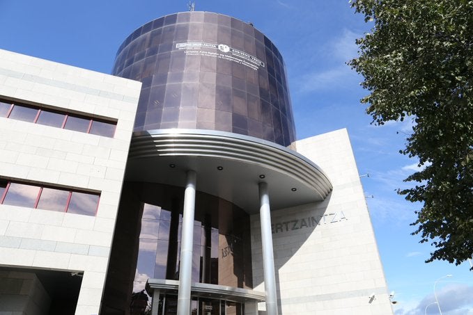 La Ertzaintza advierte: 'Cuando mandamos una foto, perdemos el control' La Ertzaintza advierte: 'Cuando mandamos una foto, perdemos el control'