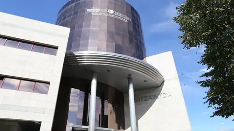 Edificio Ertzaintza Vitoria Edificio Ertzaintza Vitoria