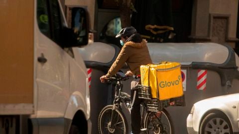 El Gobierno aprueba hoy la ley de 'riders', que obliga a las plataformas a contratar a estos empleados