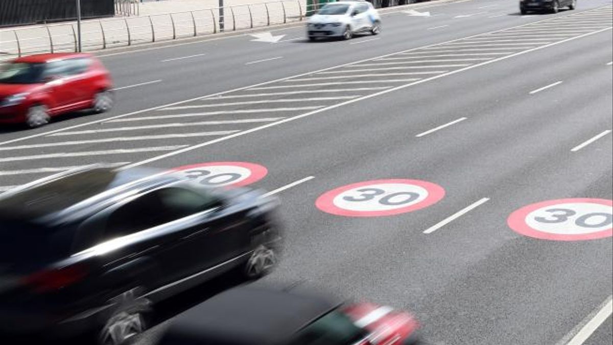 Bilbao implanta radares pedagógicos ante el incumplimiento del 30 por hora. Bilbao implanta radares pedagógicos ante el incumplimiento del 30 por hora.