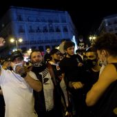 Ambiente en la Puerta del Sol de Madrid tras el fin del estado de alarma