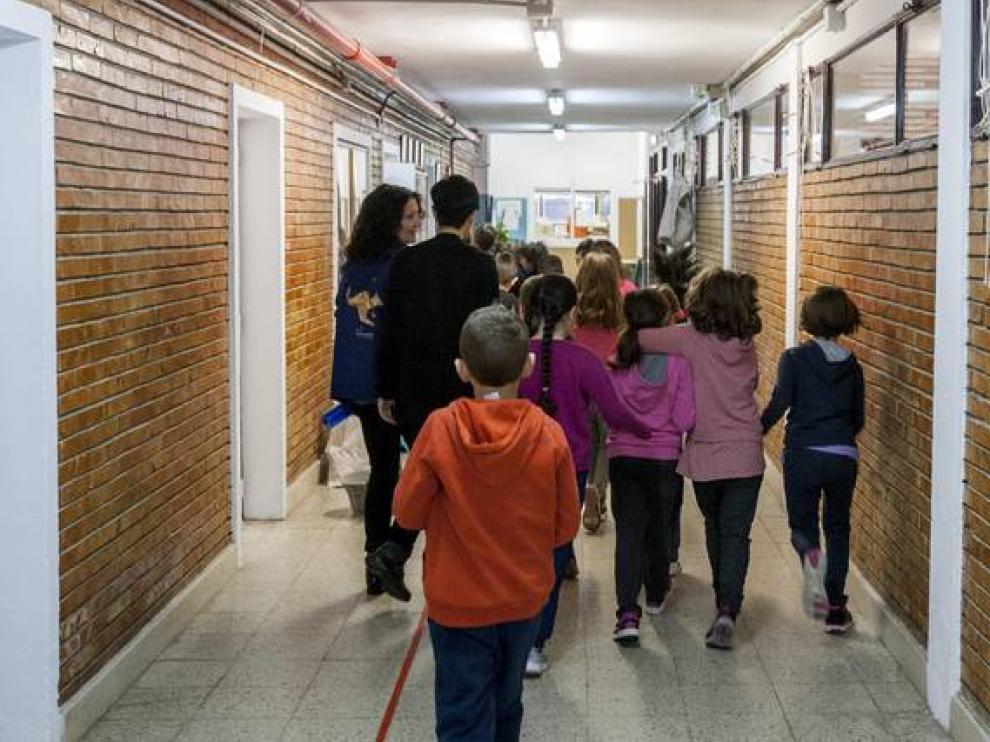 Siete de cada diez profesores aragoneses se sienten abandonados por la Administración Siete de cada diez profesores aragoneses se sienten abandonados por la Administración