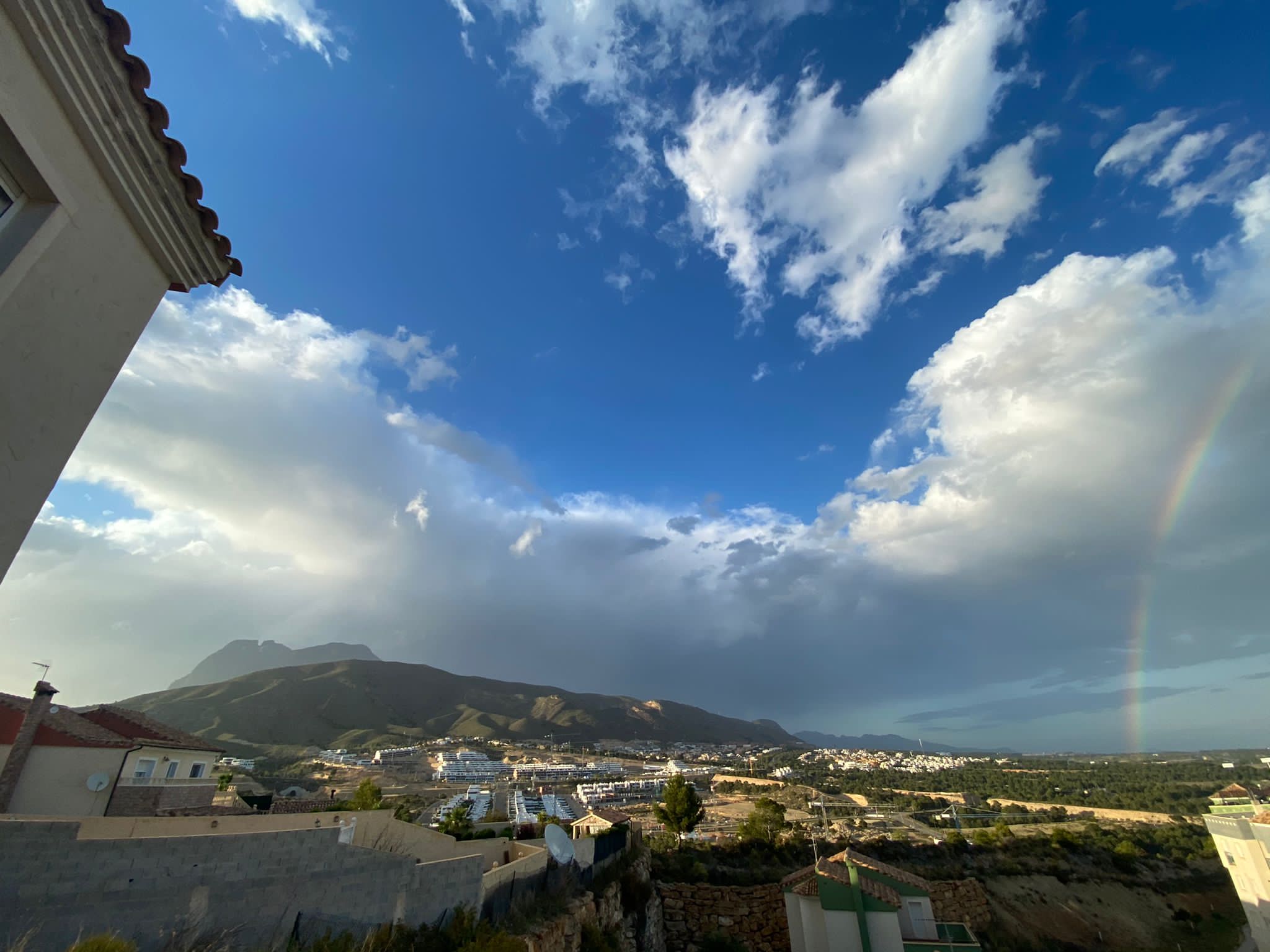 Vientos de hasta 40 km/hora para este lunes en la Marina Baixa Vientos de hasta 40 km/hora para este lunes en la Marina Baixa