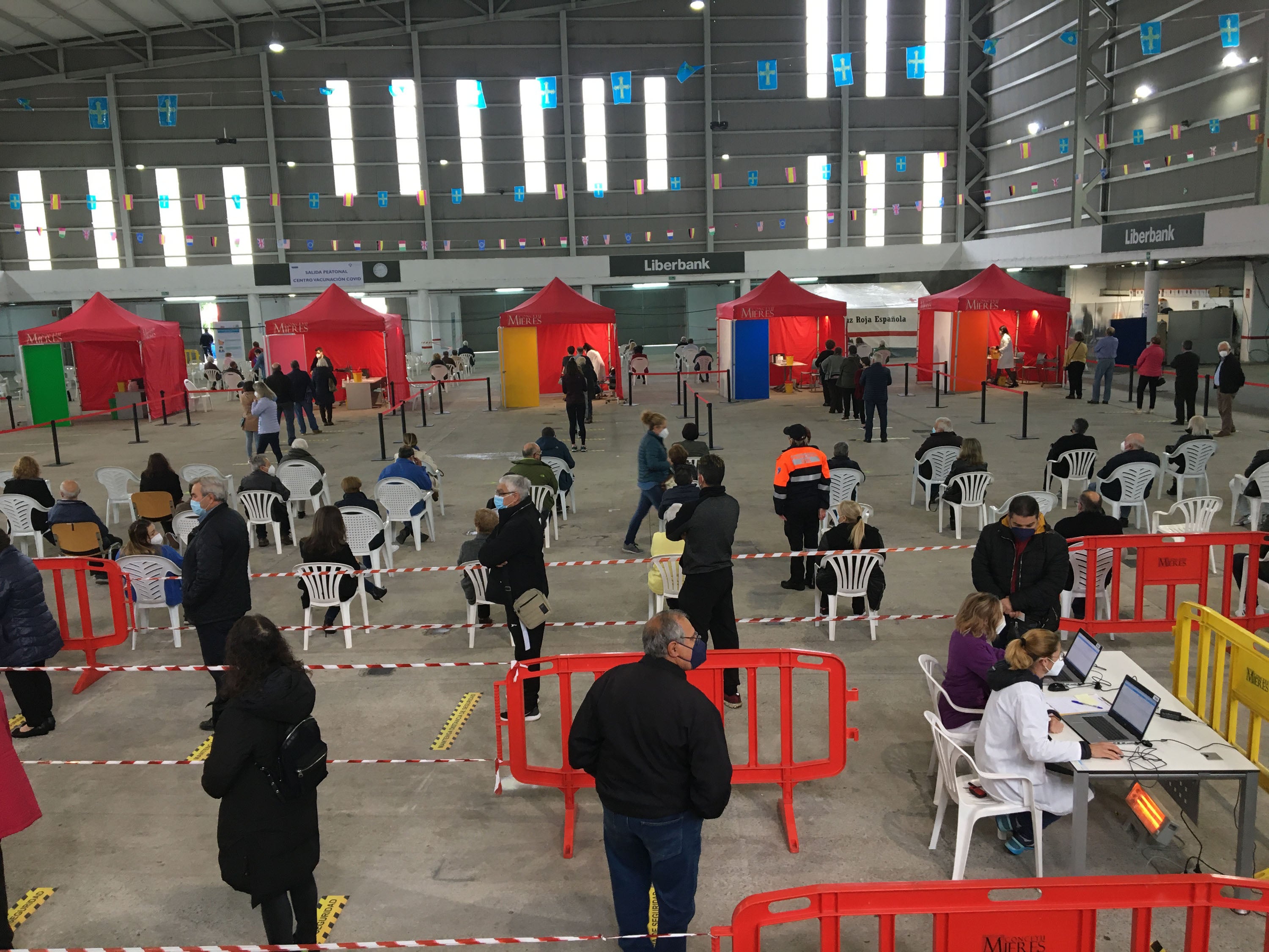 Un fallecido por covid mientras Llanes saldrá de 4+ al empezar el jueves 13 Un fallecido por covid mientras Llanes saldrá de 4+ al empezar el jueves 13