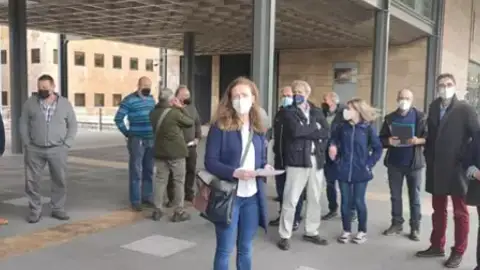 La concentración ante las consejerías La concentración ante las consejerías