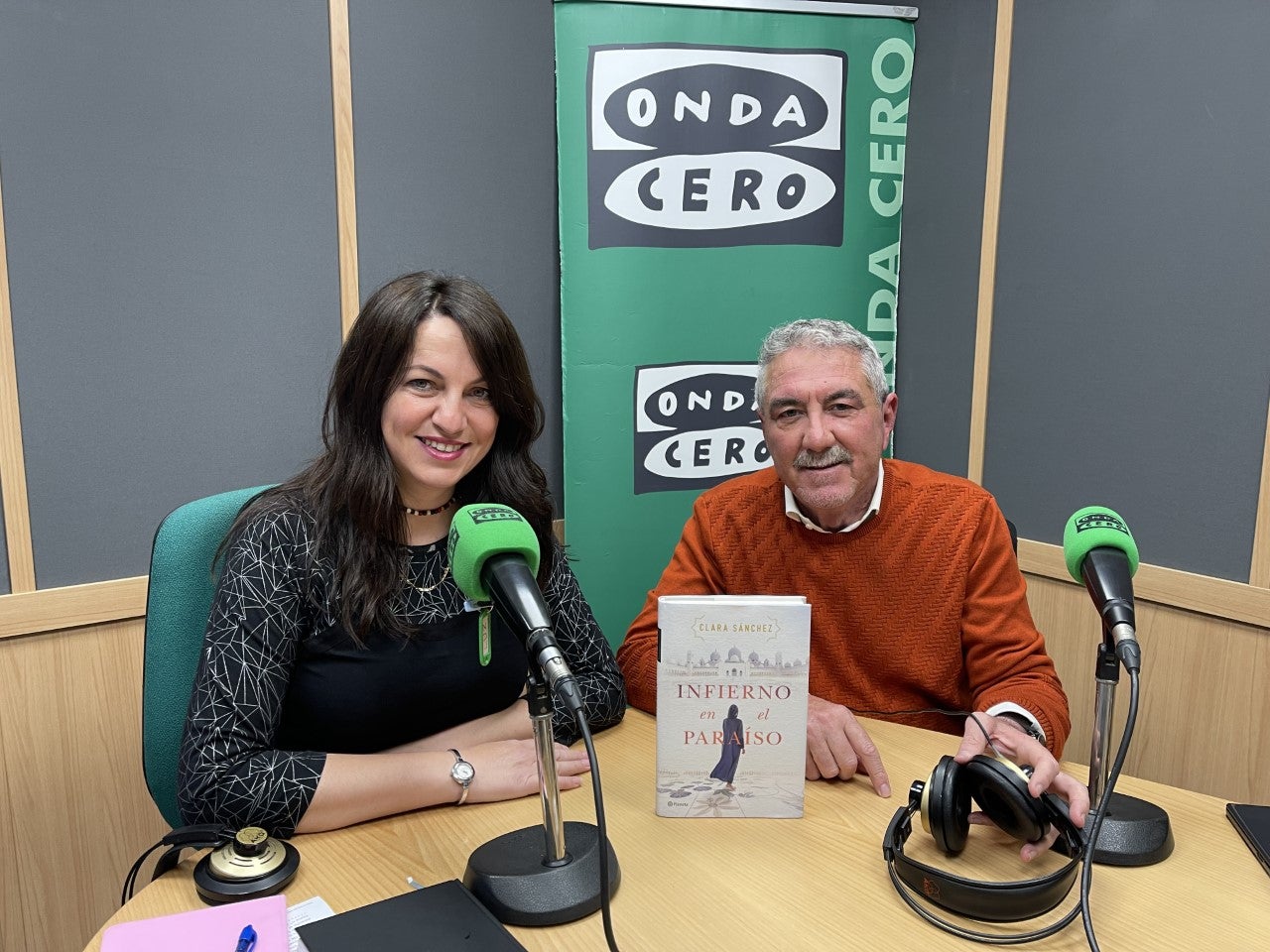 En más de uno Alicante recomendamos hoy 'Infierno en el paraiso' de Clara Sánchez, quien habla del lujo en el que viven presas algunas mujeres En más de uno Alicante recomendamos hoy 'Infierno en el paraiso' de Clara Sánchez, quien habla del lujo en el que viven presas algunas mujeres