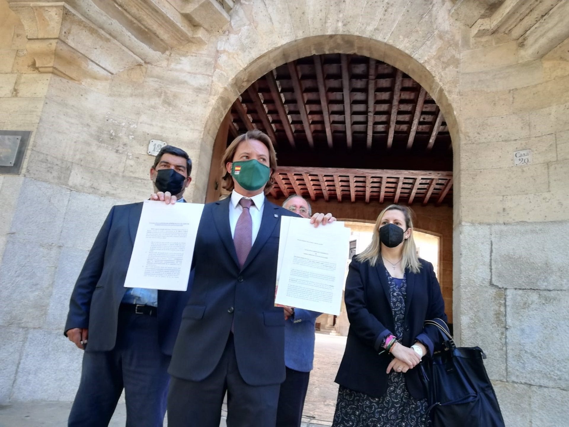 Vox presenta dos recursos en el TSJIB contra el toque de queda aprobado por el Govern Vox presenta dos recursos en el TSJIB contra el toque de queda aprobado por el Govern