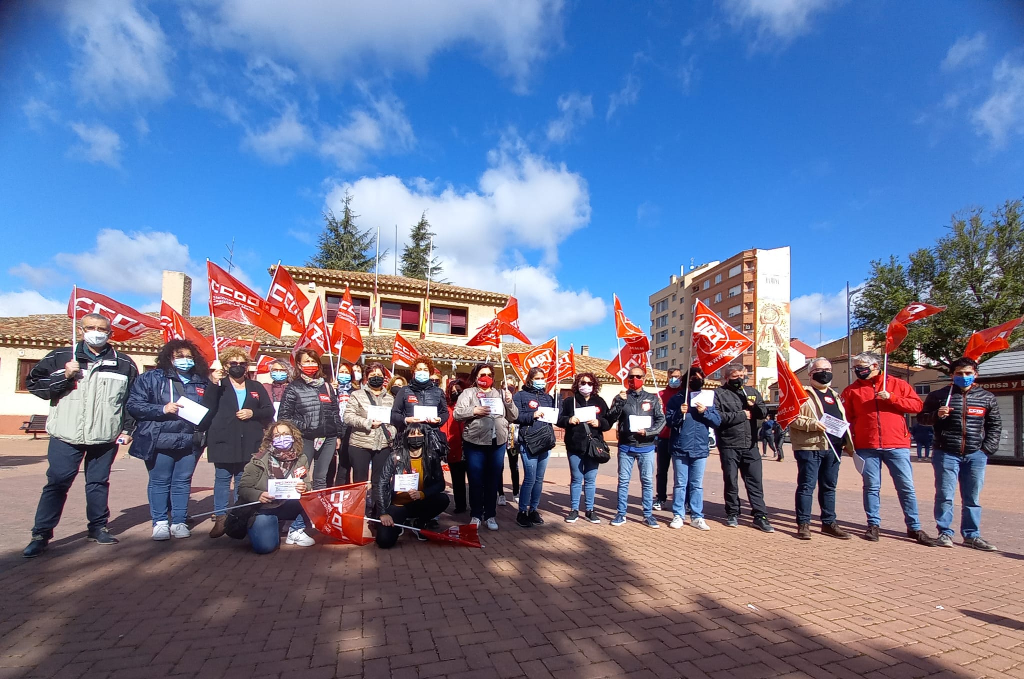 Manifestación en Los Invasores contra el convenio del sector de la limpieza en Albacete Manifestación en Los Invasores contra el convenio del sector de la limpieza en Albacete