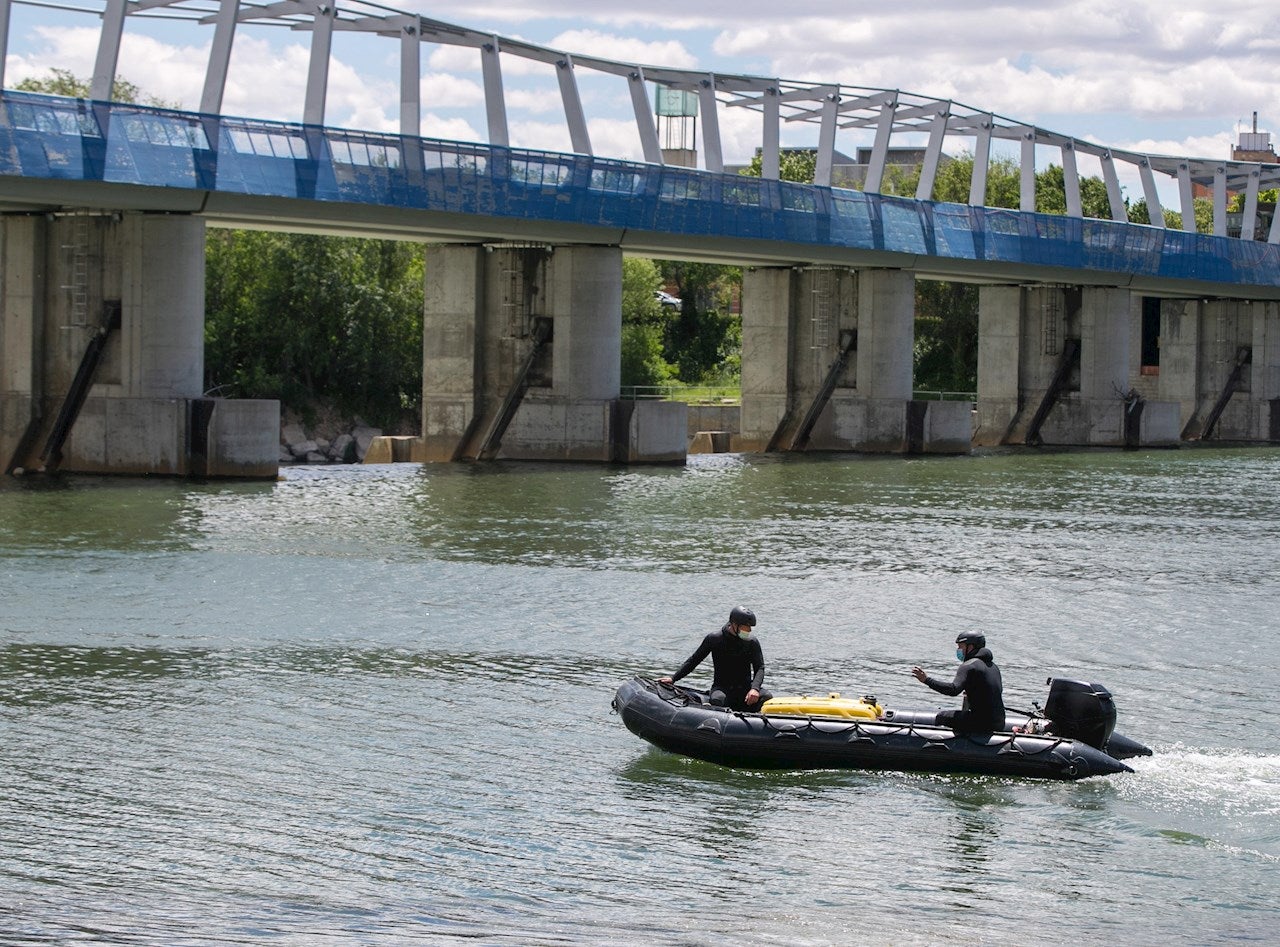 Encuentran en el Ebro el cadáver de Karim, el niño de 13 años que desapareció cuando se bañaba Encuentran en el Ebro el cadáver de Karim, el niño de 13 años que desapareció cuando se bañaba