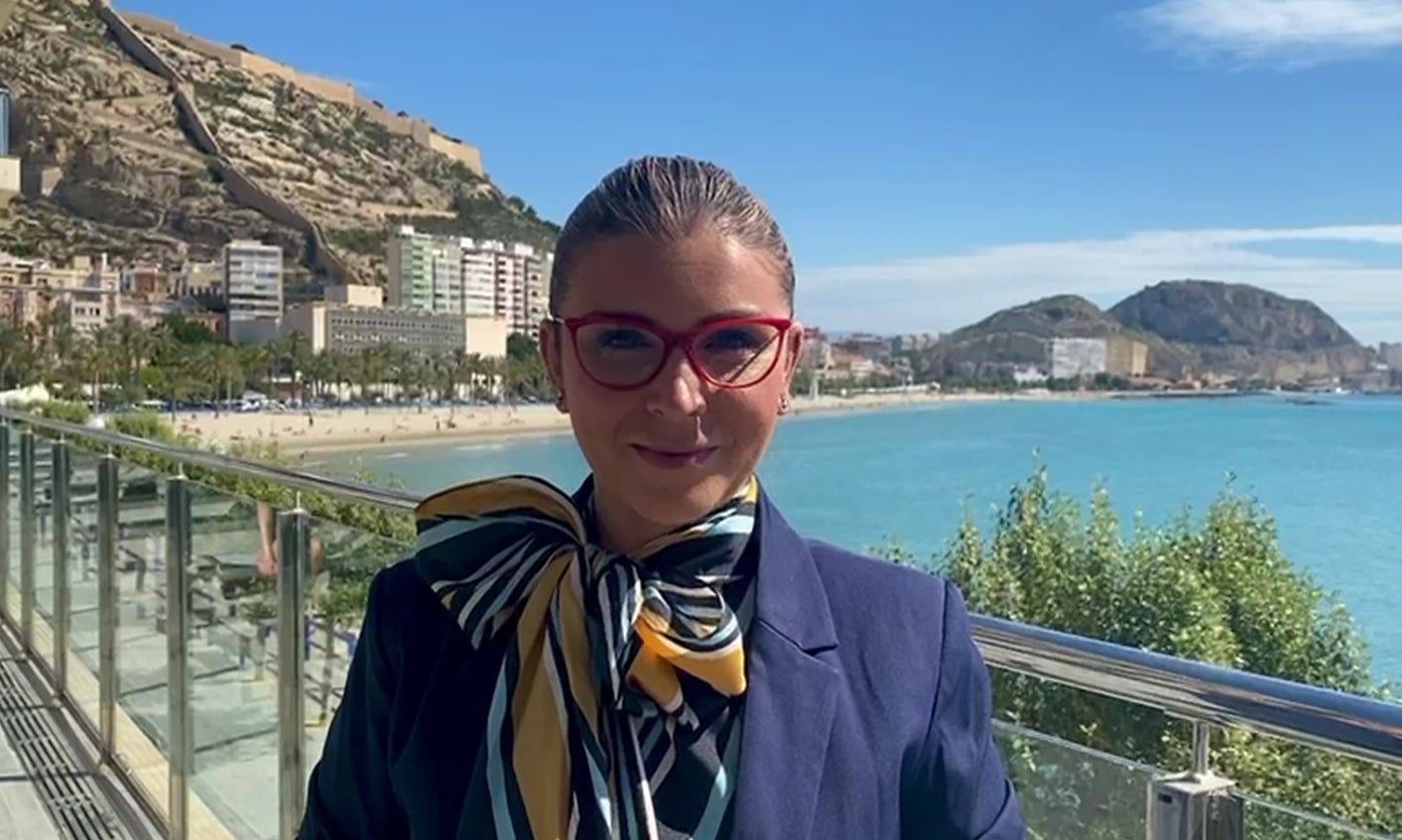 Alicante llevará a FITUR la distinción de sus cinco playas con Banderas Azules Alicante llevará a FITUR la distinción de sus cinco playas con Banderas Azules