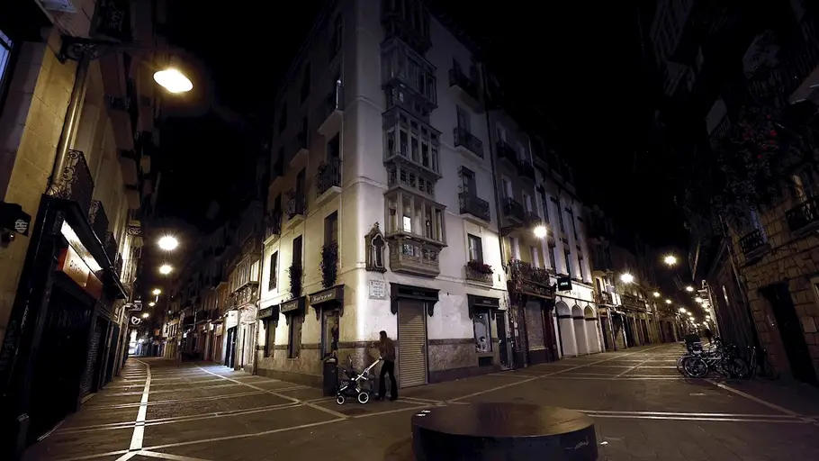 Calle Zapatería con Pozoblanco, en el casco Viejo de Pamplona Calle Zapatería con Pozoblanco, en el casco Viejo de Pamplona