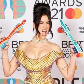 Dua Lipa reivindica a los sanitarios en los premios Brit y se vuelve viral con su potente discurso