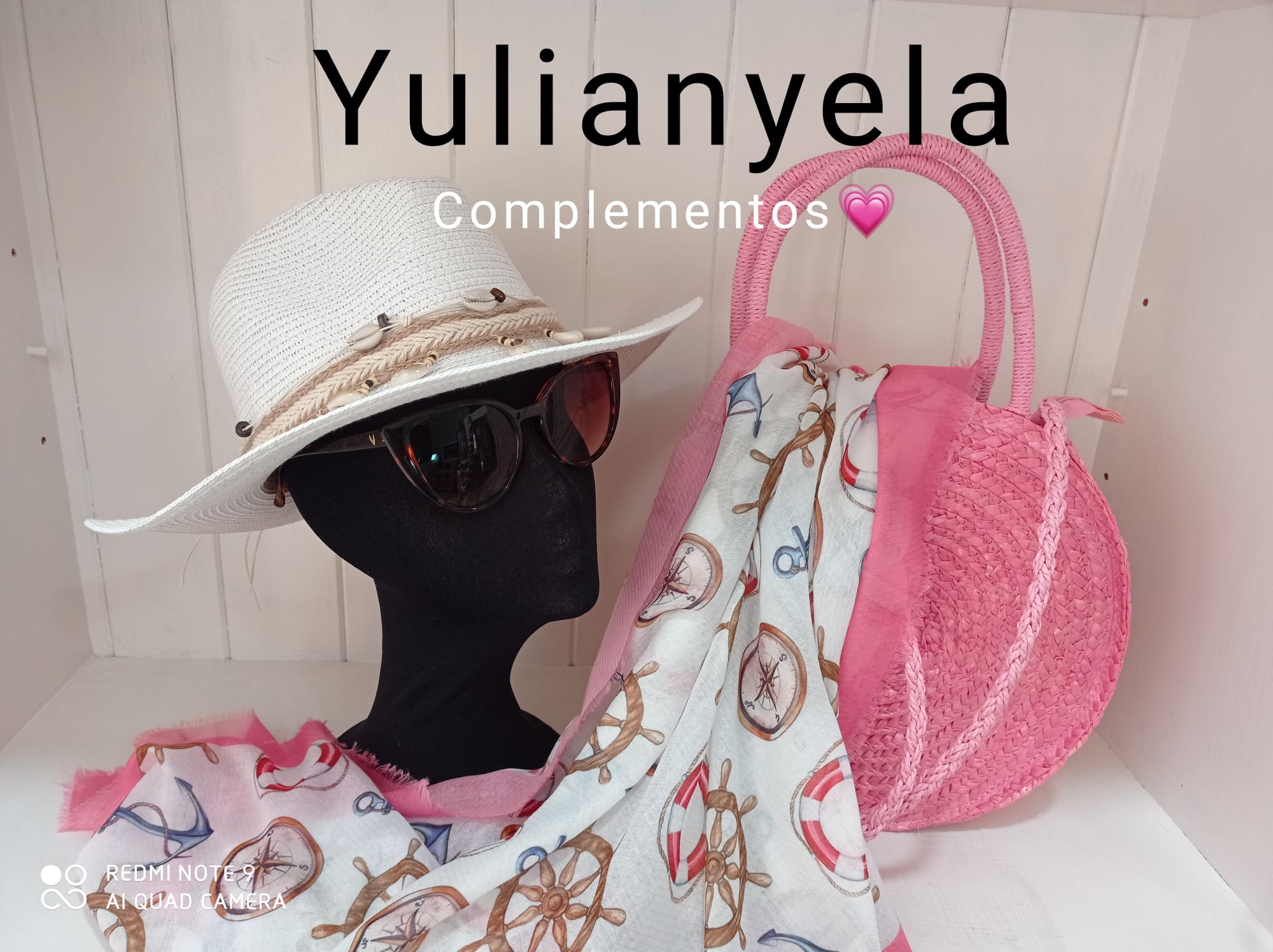 Yulianyela complementos nos ofrece un regalo muy especial Yulianyela complementos nos ofrece un regalo muy especial