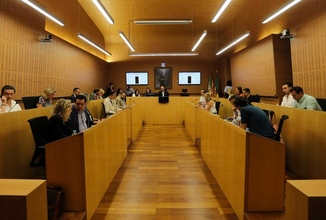 La oposición 'escenifica' un plantón al Gobierno de El Puerto en repulsa de su gestión La oposición 'escenifica' un plantón al Gobierno de El Puerto en repulsa de su gestión