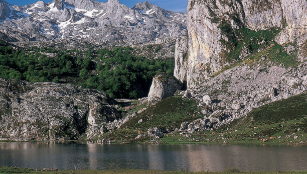Cangas de Onís convoca el I Concurso de Fotógrafía Turística que repartirá diez premios de 200 euros Cangas de Onís convoca el I Concurso de Fotógrafía Turística que repartirá diez premios de 200 euros