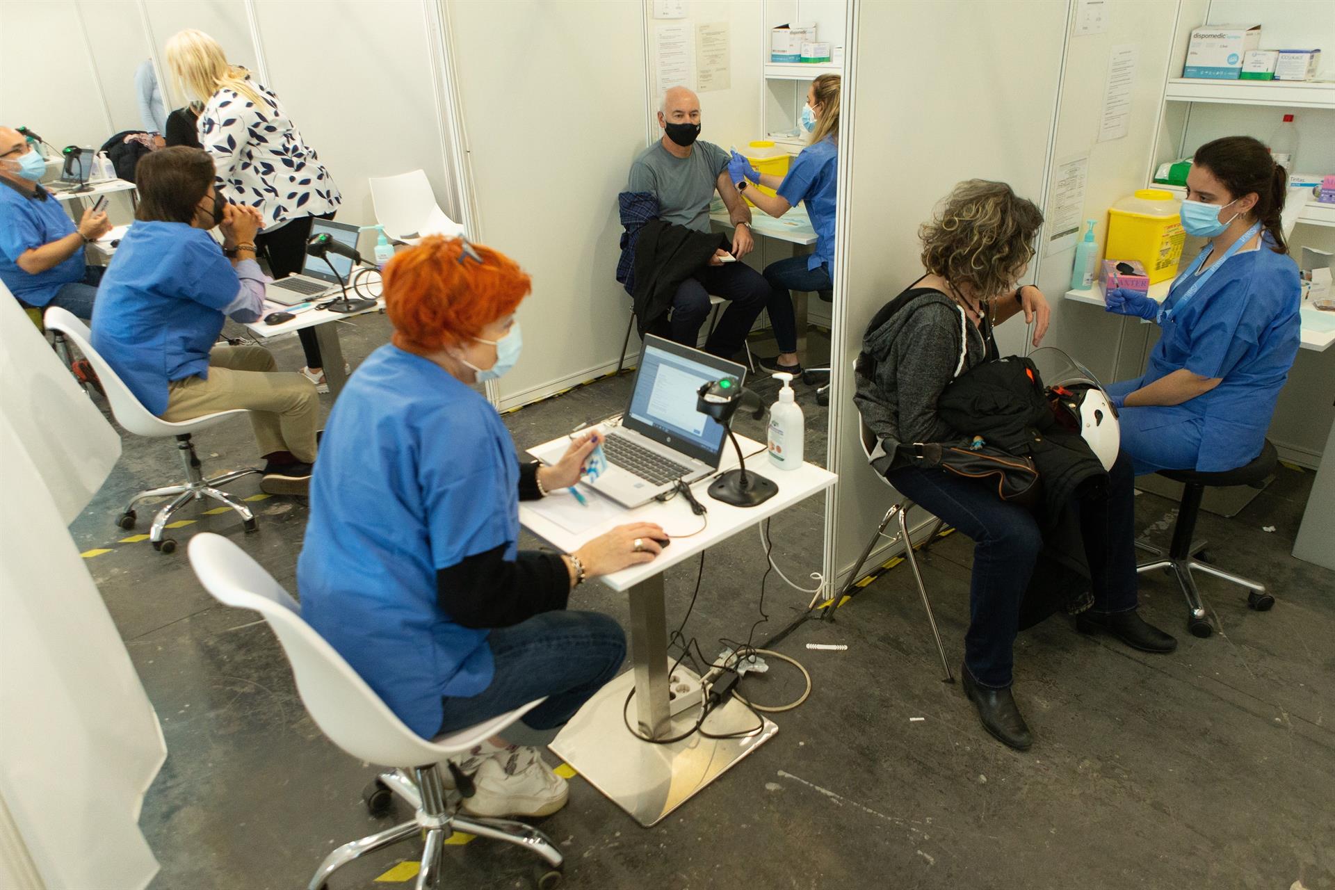 El Sergas cierra los centros masivos de vacunación y habilita la posibilidad de pedir cita por whatsApp El Sergas cierra los centros masivos de vacunación y habilita la posibilidad de pedir cita por whatsApp