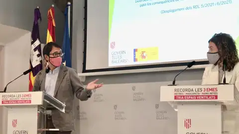 El portavoz del Govern, Iago Negueruela, y la consellera de Hacienda, Rosario Sánchez. El portavoz del Govern, Iago Negueruela, y la consellera de Hacienda, Rosario Sánchez.