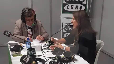 La directora de Gente Viajera, Esther Eiros, conversando con la directora de Turismo de Barcelona, Marian Muro, desde Fitur 2021 La directora de Gente Viajera, Esther Eiros, conversando con la directora de Turismo de Barcelona, Marian Muro, desde Fitur 2021