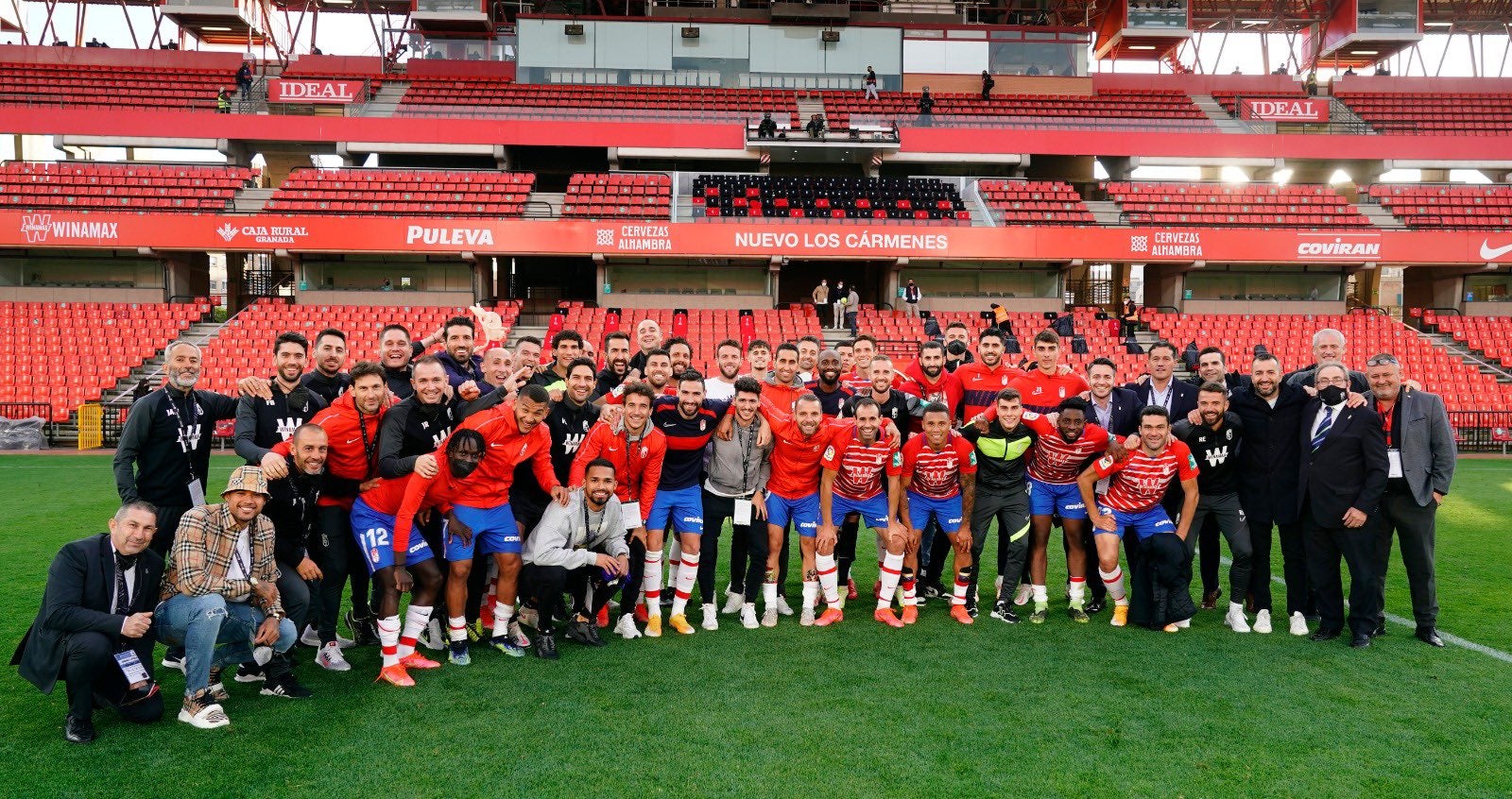 El Granada CF termina la temporada en la novena posición y con su entrenador en el aire. Onda Deportiva Granada 24/05/2021 El Granada CF termina la temporada en la novena posición y con su entrenador en el aire. Onda Deportiva Granada 24/05/2021