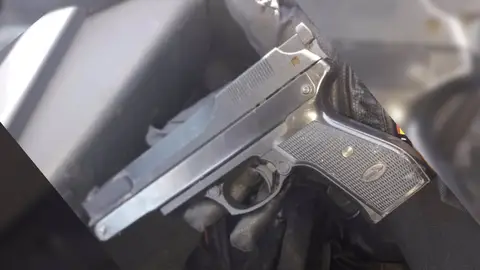 Pistola de aire comprimido que portaba el hombre detenido por la Policía Local de Elche. Pistola de aire comprimido que portaba el hombre detenido por la Policía Local de Elche.