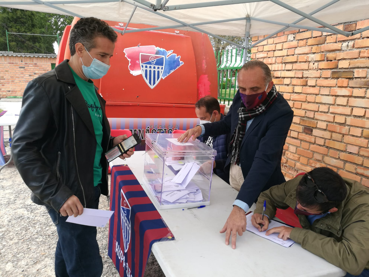 Especial atención a la Segoviana Especial atención a la Segoviana