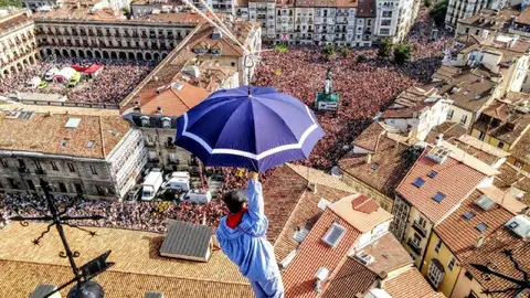 Txupinazo de las fiestas de Ls Blanca Txupinazo de las fiestas de Ls Blanca