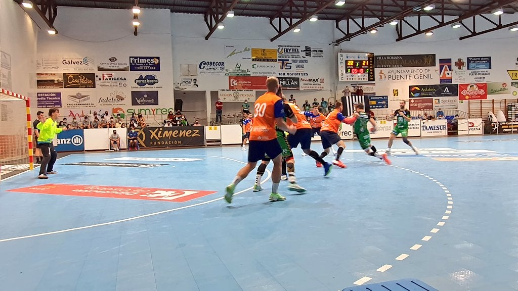 El Balonmano Benidorm perdió 36-32 frente al Puente Genil El Balonmano Benidorm perdió 36-32 frente al Puente Genil