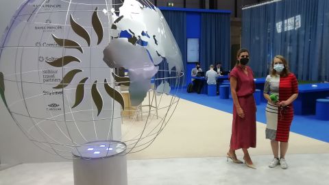 Isabel Pi&ntilde;ero, responsable de la divisi&oacute;n de sostenibilidad de Grupo Pi&ntilde;ero, junto a la periodista de Onda Cero Elka Dimitrova