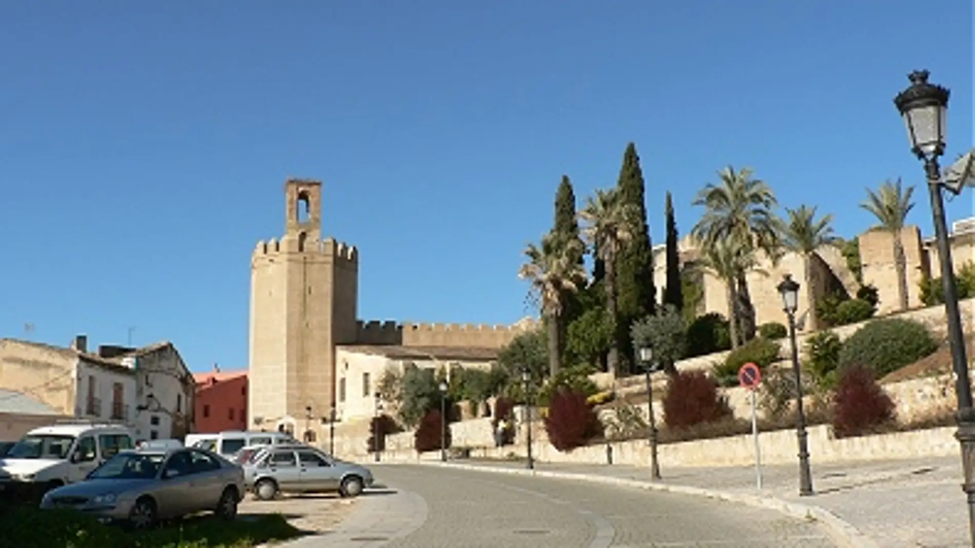 El PSOE de Badajoz critica que el desbroce y limpieza de laderas de la Alcazaba se ha hecho sin seguimiento arqueológico