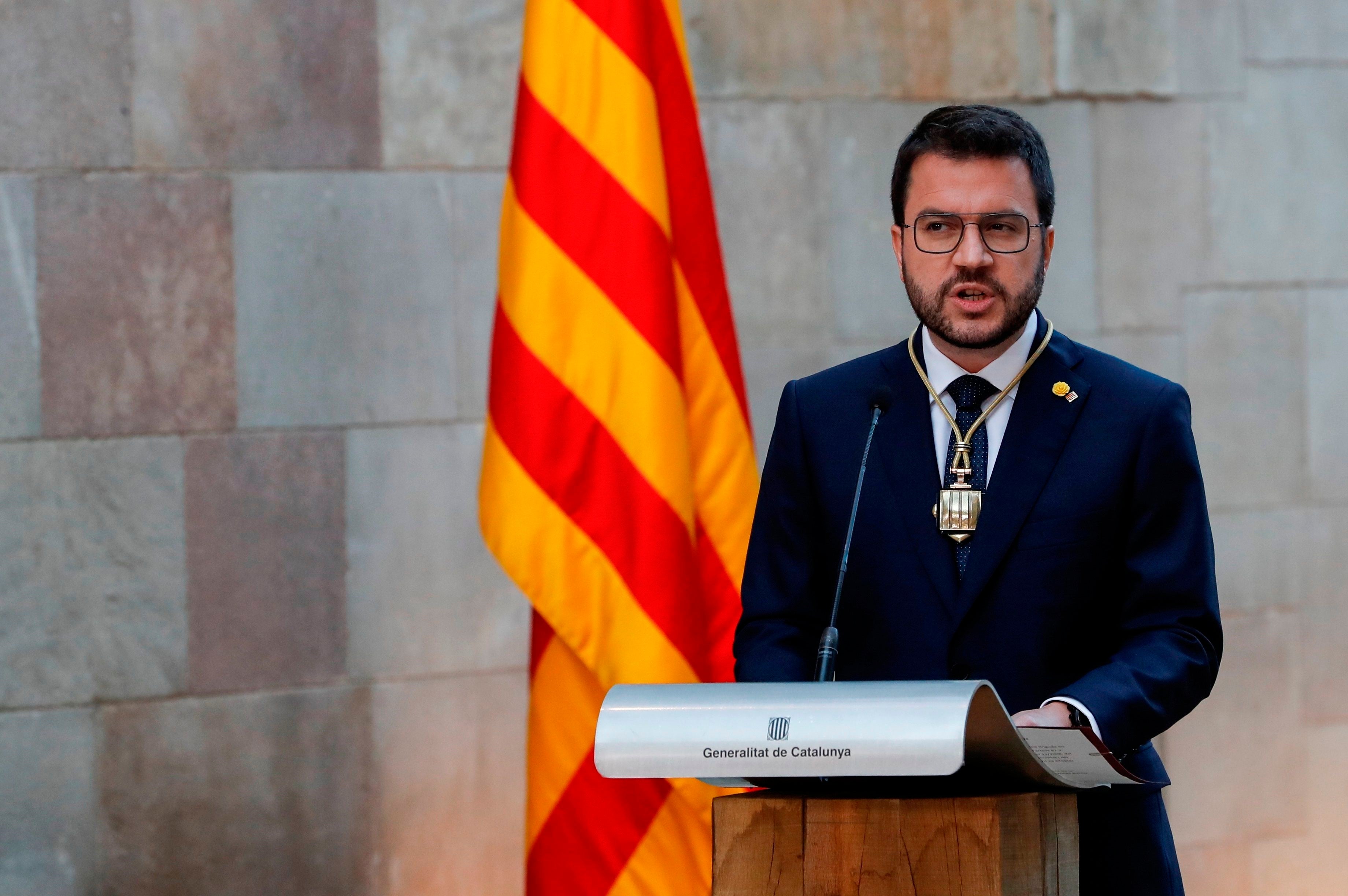 Aragonès vs Torra, similituds i diferències en els seus discursos de presa de possessió Aragonès vs Torra, similituds i diferències en els seus discursos de presa de possessió