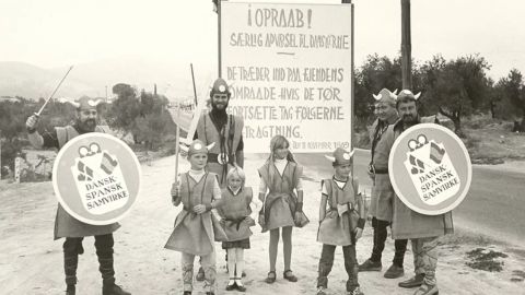 Daneses en su visita al pueblo de Granada, que estuvo casi 200 a&ntilde;os enfrentado al pa&iacute;s n&oacute;rdico, listos para firmar el armisticio