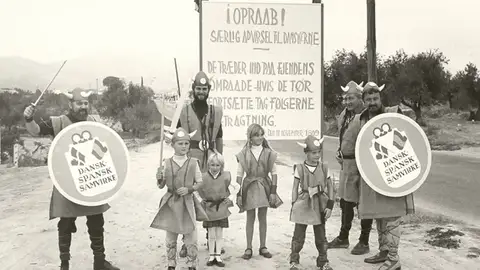 Daneses en su visita al pueblo de Granada, que estuvo casi 200 años enfrentado al país nórdico, listos para firmar el armisticio Daneses en su visita al pueblo de Granada, que estuvo casi 200 años enfrentado al país nórdico, listos para firmar el armisticio