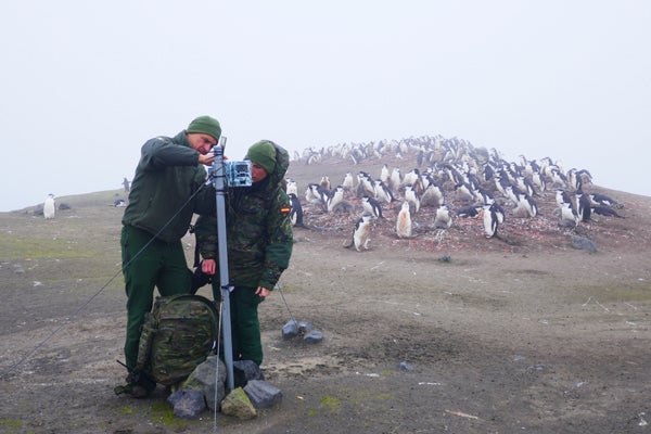Aragón acoge el relevo de la Campaña Antártica del Ejército de Tierra Aragón acoge el relevo de la Campaña Antártica del Ejército de Tierra