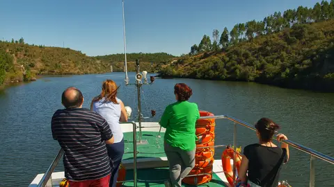 El barco Balcón del Tajo cumple diez años con sus cruceros fluviales, que han disfrutado 200.000 personas El barco Balcón del Tajo cumple diez años con sus cruceros fluviales, que han disfrutado 200.000 personas