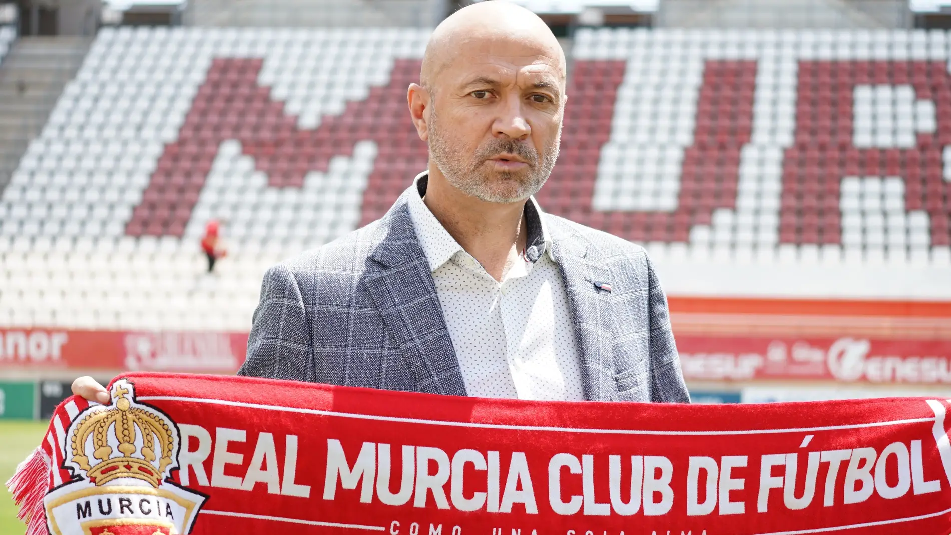 Manolo Molina: "Me gustaría que siete u ocho jugadores de la actual plantilla del Real Murcia continuasen la próxima temporada"