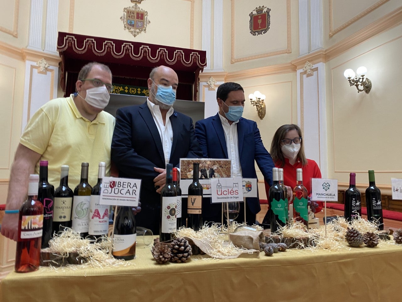 Resines, y Gloria y Josete, de Campeones, embajadores de una campaña de la Diputación de Cuenca Resines, y Gloria y Josete, de Campeones, embajadores de una campaña de la Diputación de Cuenca